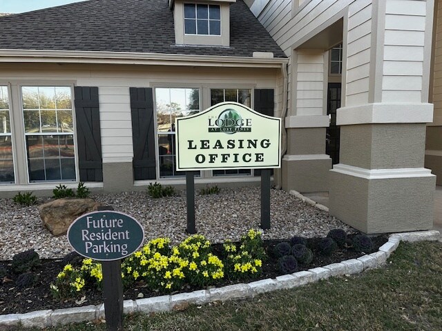 The Lodge at Lost Pines Apartments