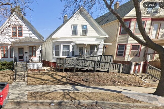 Building Photo - 1922 S Congo Ave