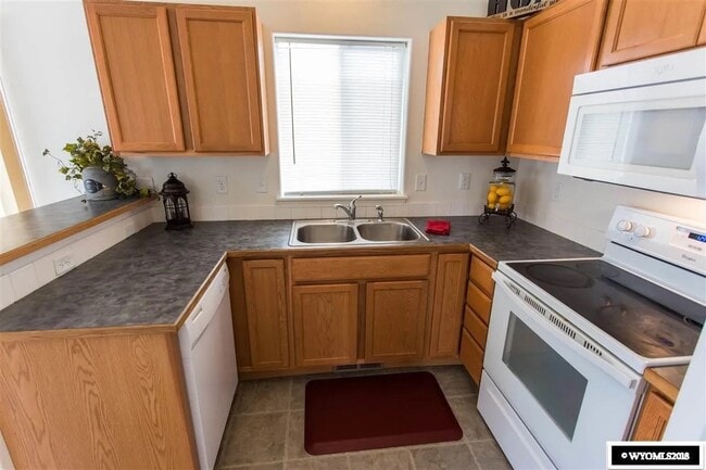 Photo - 881 Fulton St