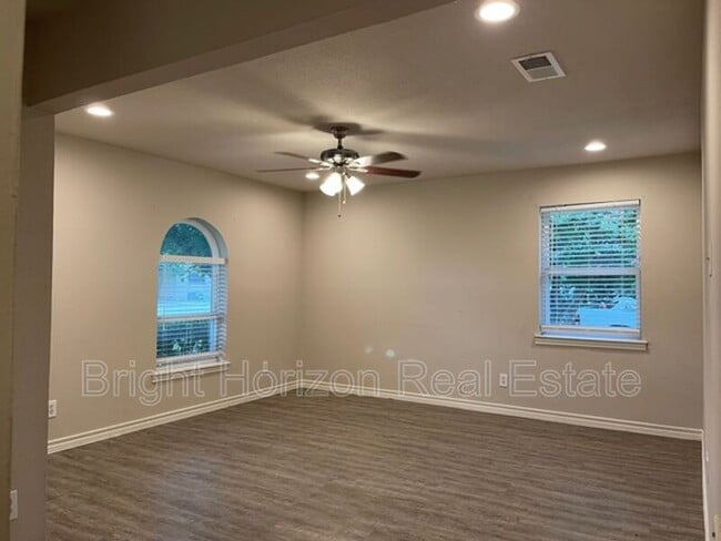 Photo - 1017 Mullins St