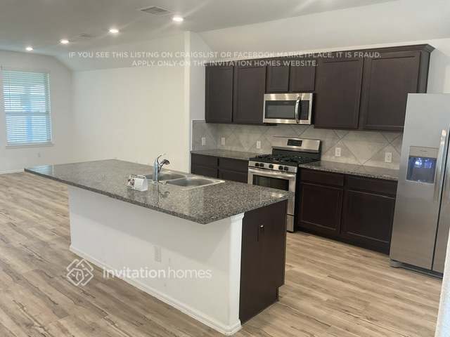 Photo - 502 Pecan Landing Ln