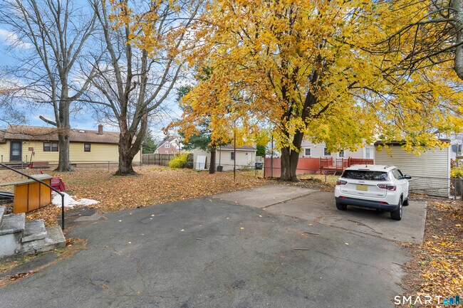 Photo - 5 Clover Hill Ave