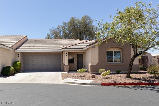 Photo - 8688 Little Fox St