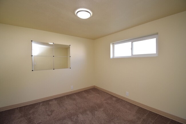 1869 7200 S Unidad 1869 E 7200 S Unit B
