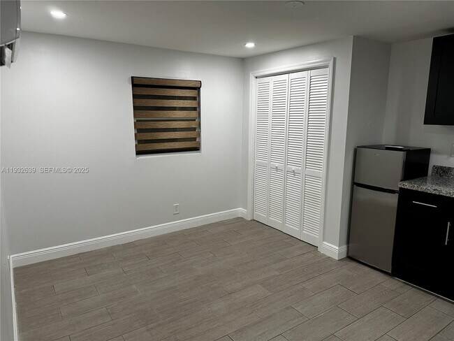 Photo - 214 S 57th Ave