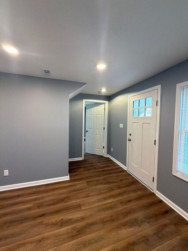 Photo - 1702 Bicknell Ave