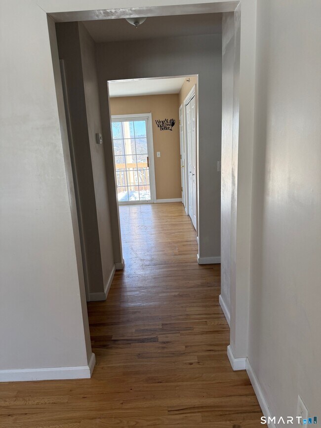 Photo - 108 Mohican Ave Unit APT 10