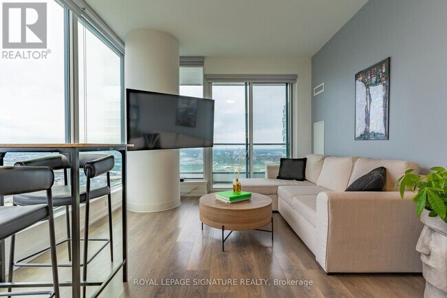 Photo - 898 Portage Pkwy Unit 5903