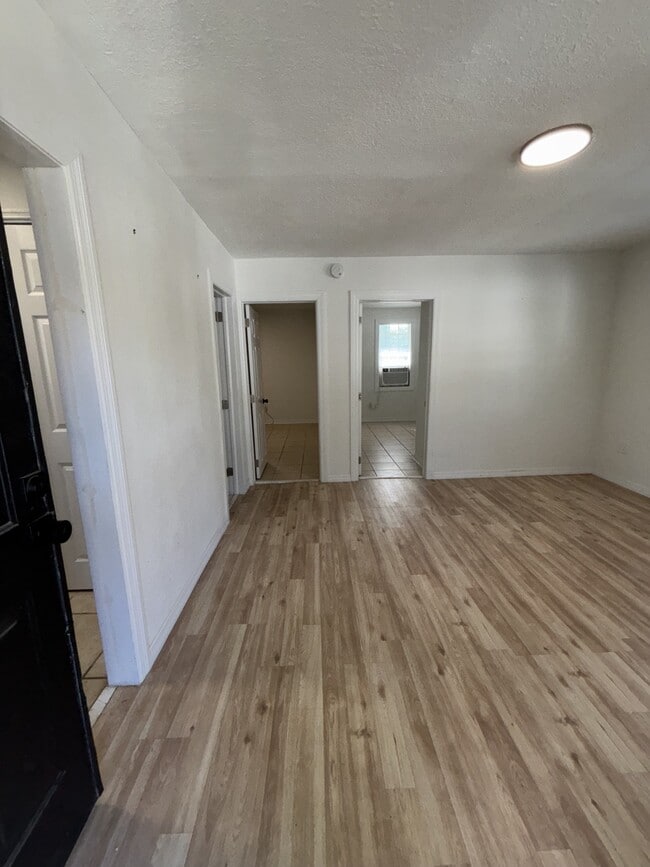 Photo - 1426 W 22nd St