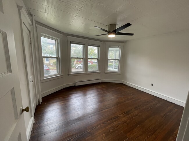 Building Photo - 608 Lippincott Ave Unit A Rental