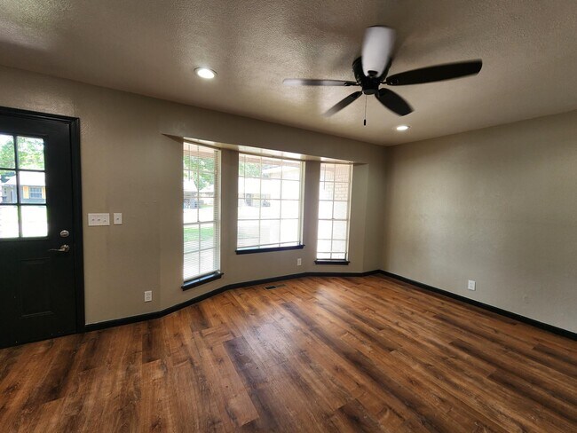 Photo - 2429 NW 110th St