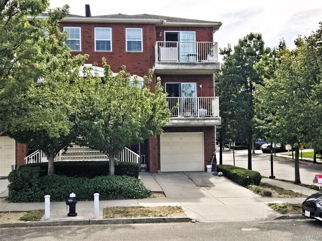 Building Photo - 122-16 Powell Cove Blvd Unit B