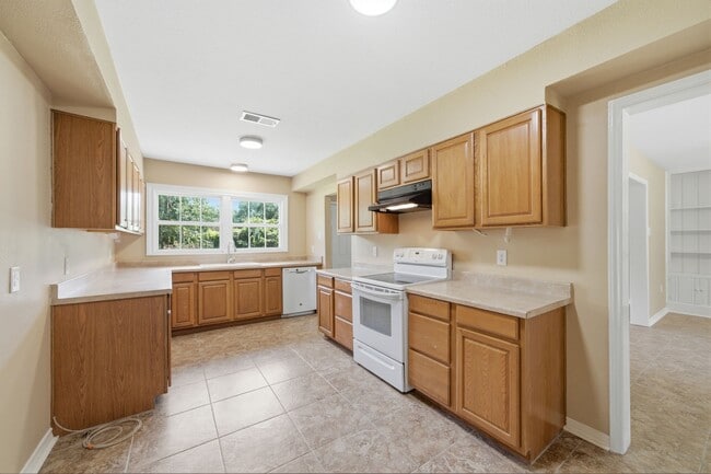 Building Photo - 14906 Quaking Aspen Dr
