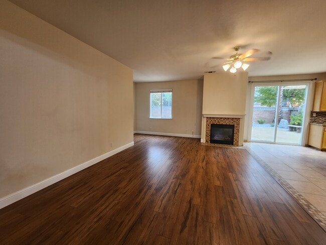 Photo - 2469 De Beers Ct