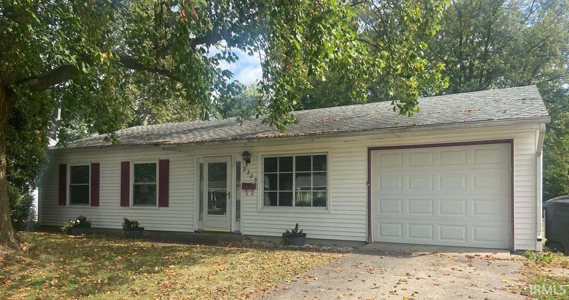Photo - 2305 Summerfield Dr