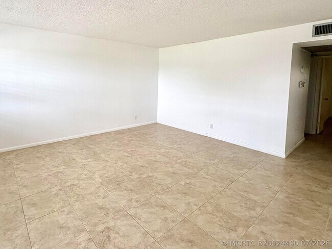 163 Somerset Crescent Unidad H