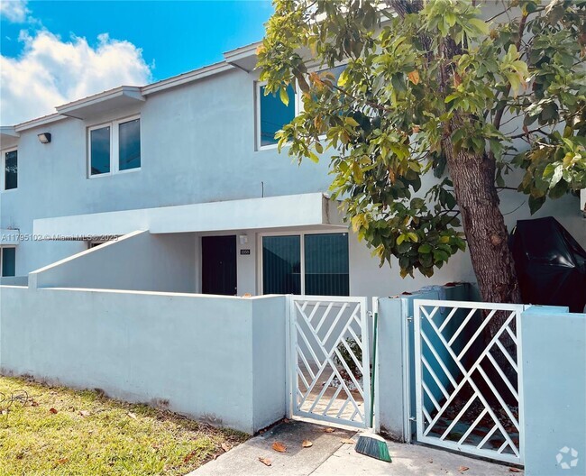 Building Photo - 1958 NW 4th Ct Rental