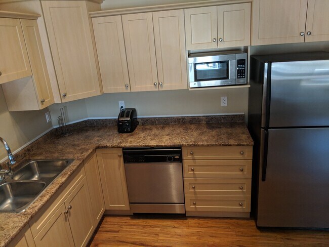 Photo - 10209-10217 17 St