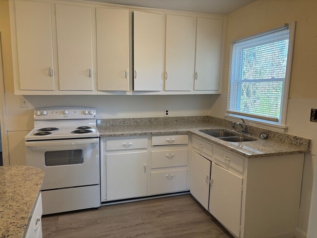 Photo - 1915 Unit 2918-A ARCHDALE RD