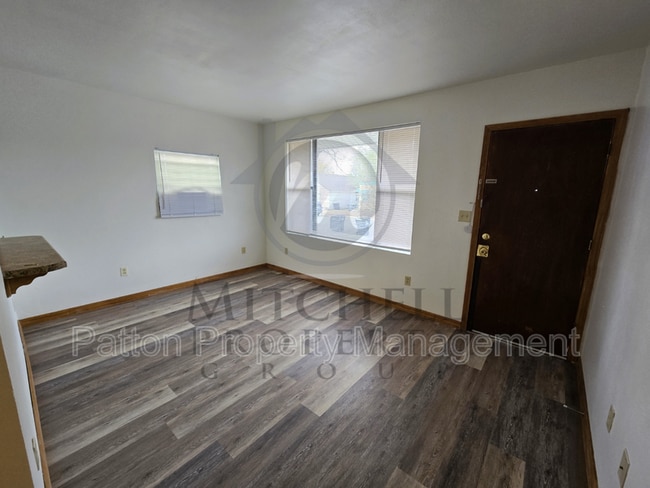 Photo - 1625 S La Salle St