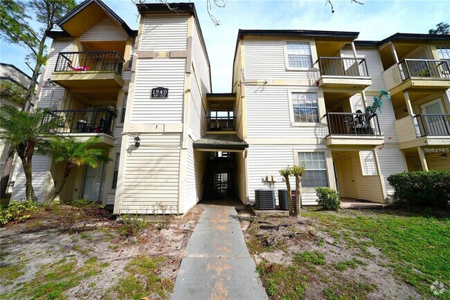 Building Photo - 1940 Lake Atriums Cir Unit 95 Rental