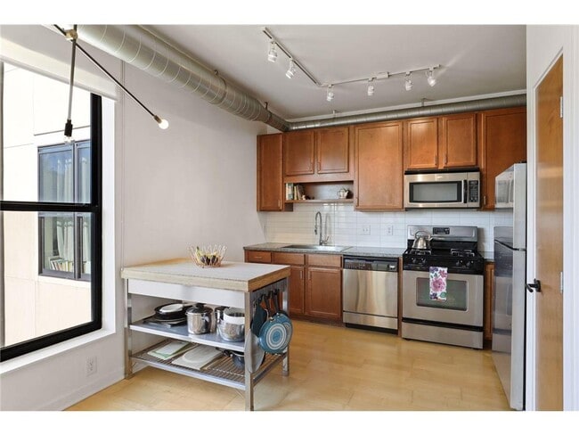 Photo - 15 E Franklin Ave Unit 309