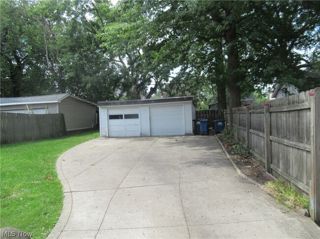 Photo - 1520 Ridgewood Ave