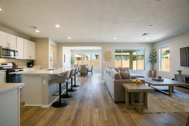 Photo - 6049 Nauman Dr