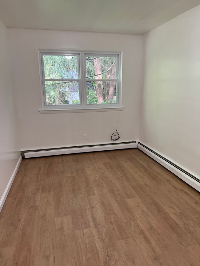 Photo - 835 Garrett Ln Unit 1B