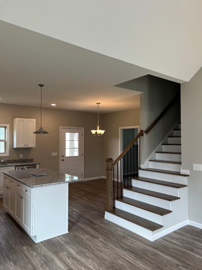 Photo - 148 Apache Ln