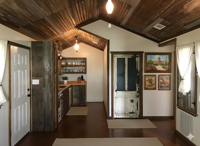 Photo - 601A Live Oak Street