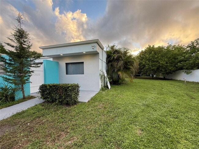 Building Photo - 341 23rd Way S Unit 341