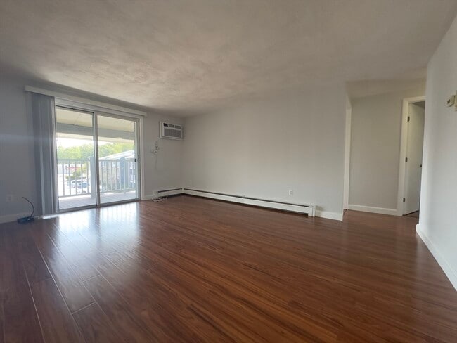 Photo - 11 Woodcrest Ct Unit 5