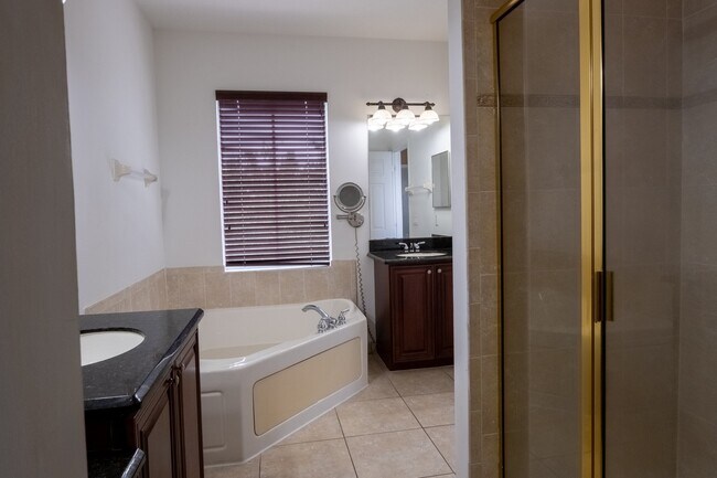 103 E Thatch Palm Cir