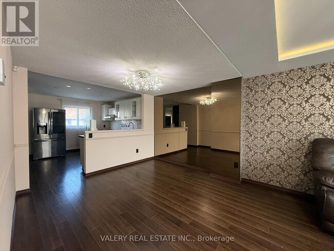 Photo - 180 Mississauga Vly Blvd