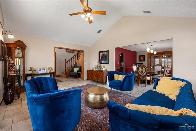 113 Pelican Ave W