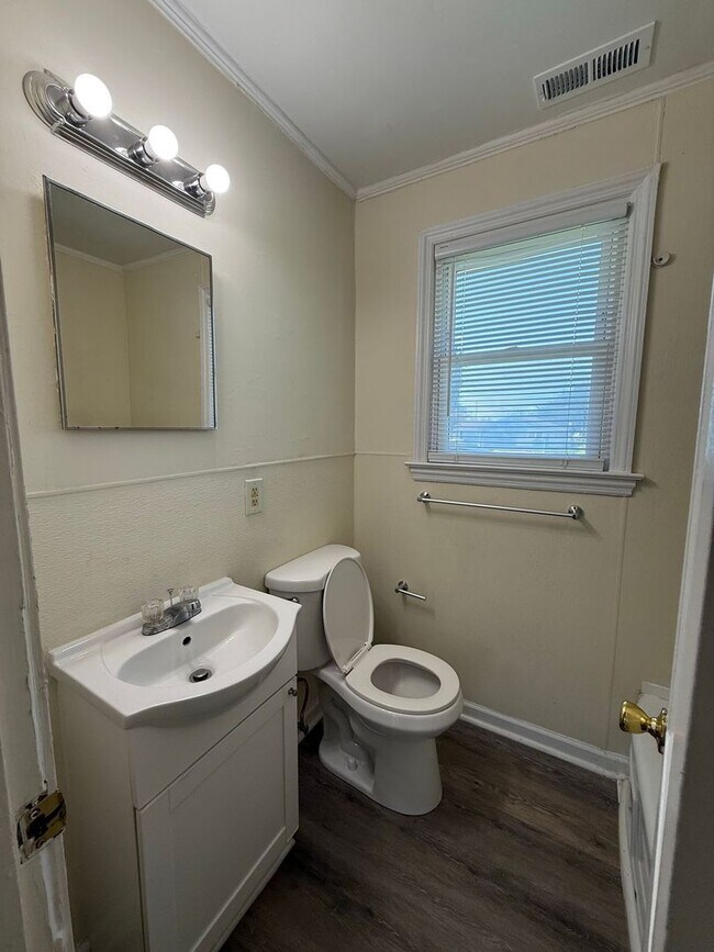 Photo - 2261 Onslow Dr