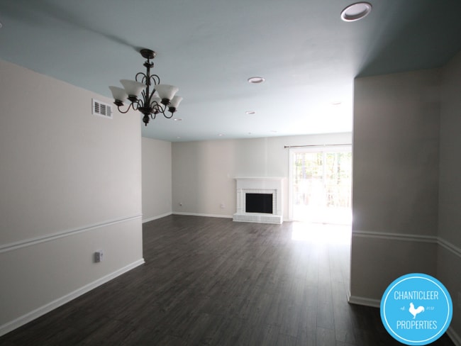 Photo - 1329 Springlawn Ct