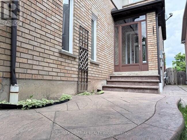 Photo - 5735 Tayside Crescent