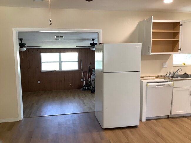 Entrance to the den. ( Old photo before the countertop) - 4513 Howard St