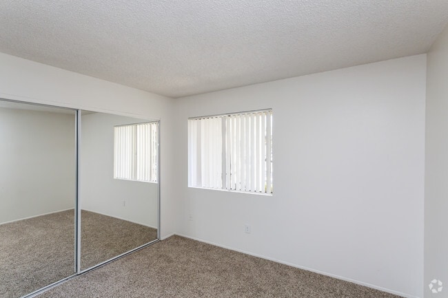1 BR, 1 BA - 655 SF