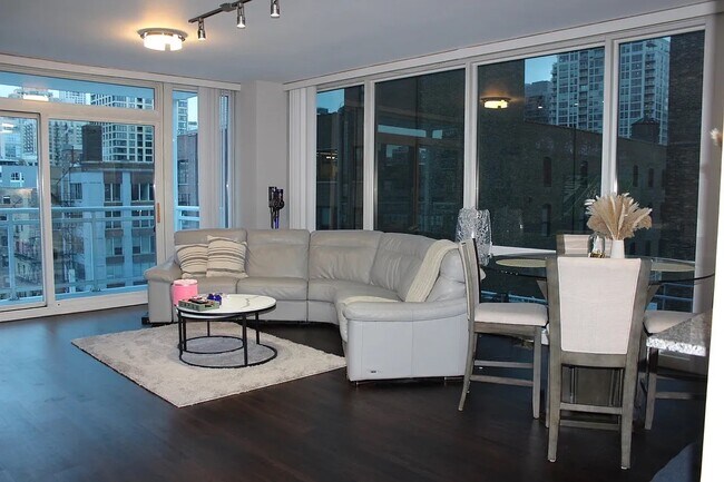 Photo - 757 N Orleans St Unit 706