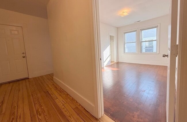 Photo - 9-11 Richardson St Unit 3