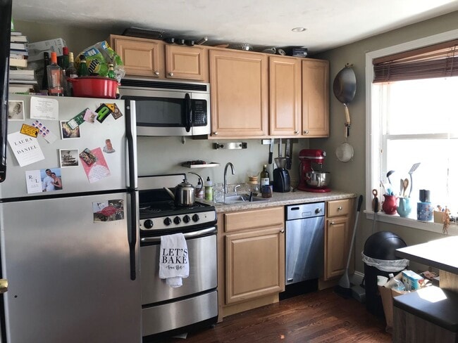 Building Photo - 735 Somerville Ave Unit Apartment #1