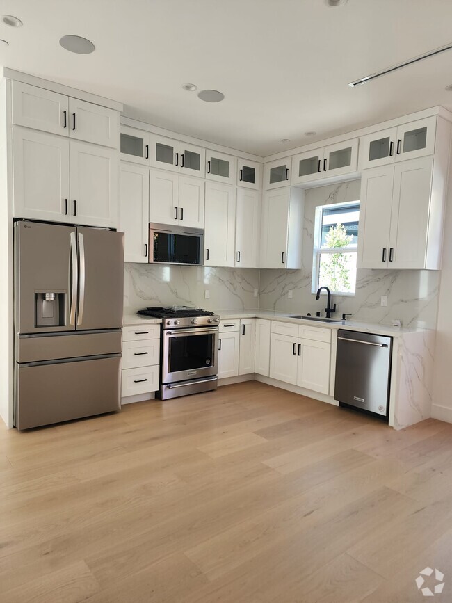 Building Photo - 6936 Jellico Ave Rental