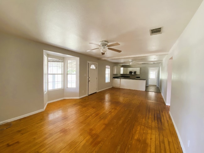 Photo - 143 Jasmine Ln