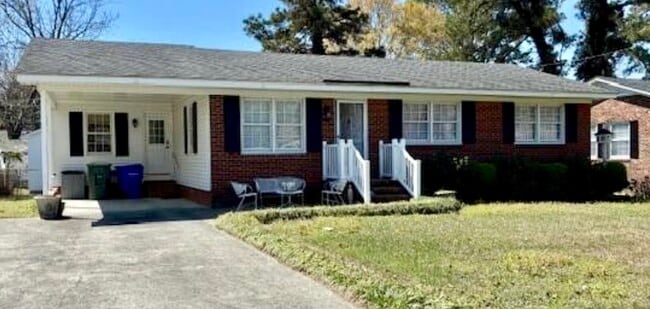 Building Photo - 2804 Crockett Dr