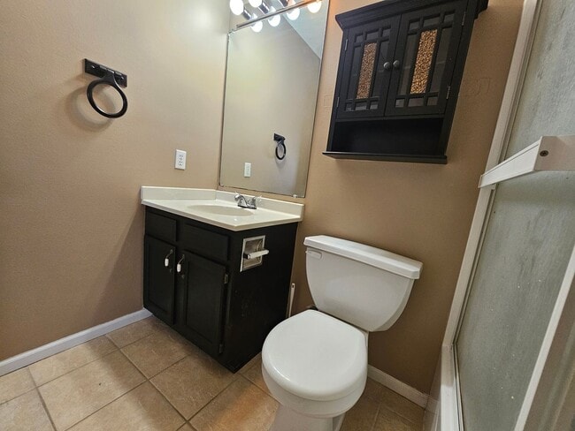 Photo - 3 bedroom 2.5 bath with an additional family room, Linn Mar School Area