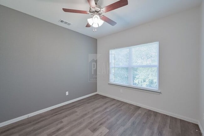 Photo - $1475! Stylish 2BR Townhome close to the S...