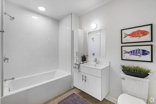 1BR, 1BA - 583SF - Bathroom